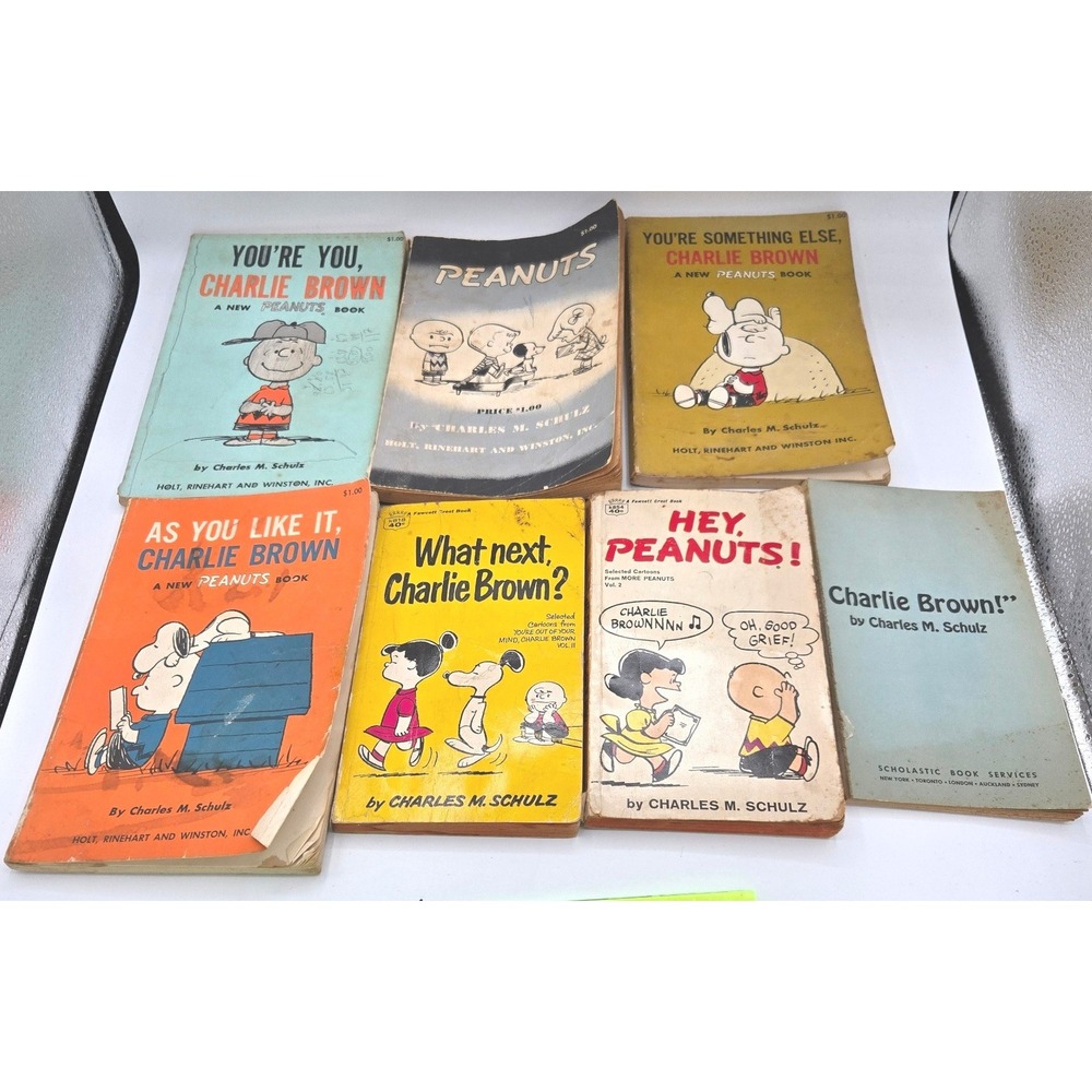 Vintage Peanuts & Charlie Brown Paperback Collection -‎ Lot of 7